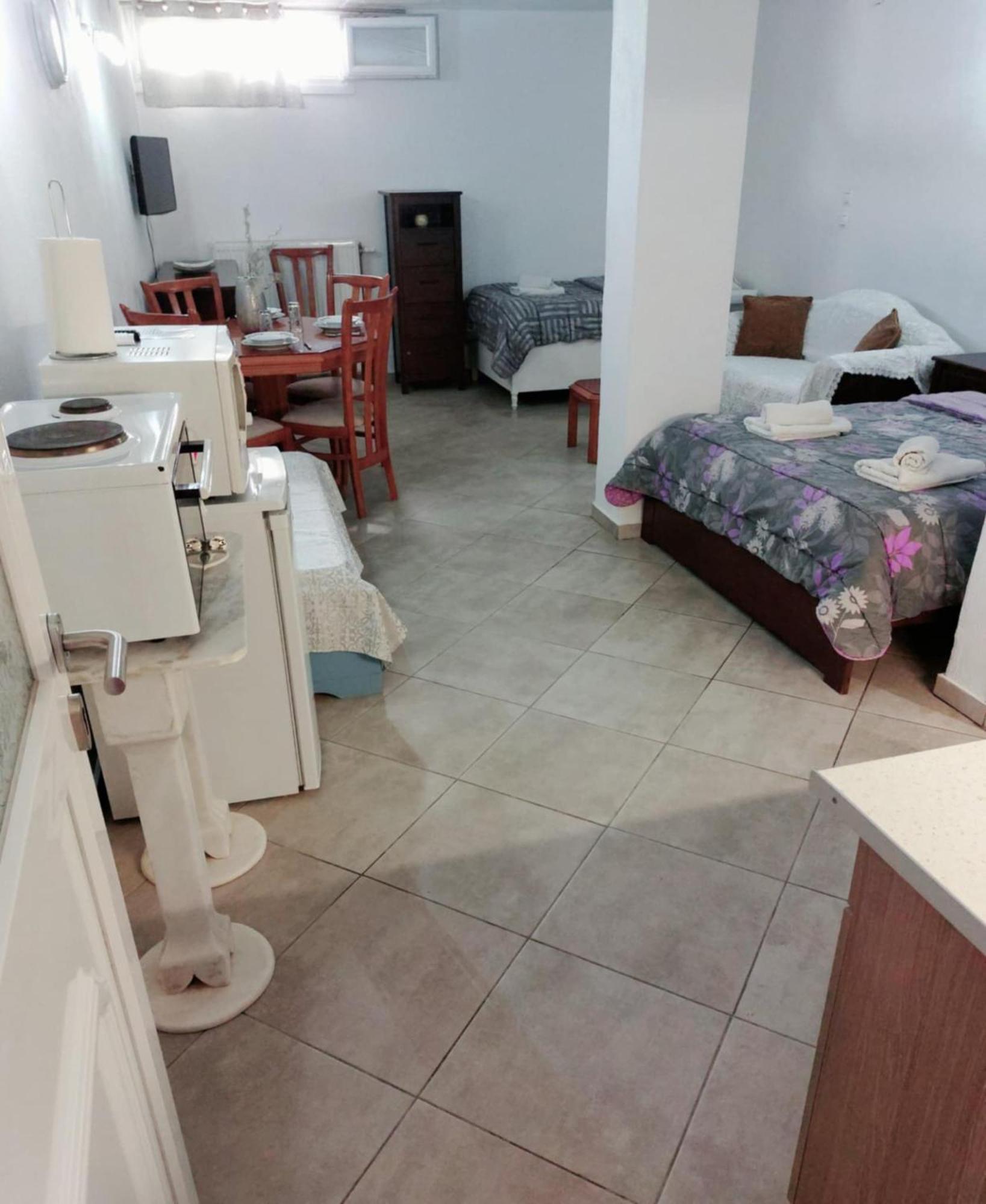 Maria'S Cozy Basement Studio ! Volos Exterior foto